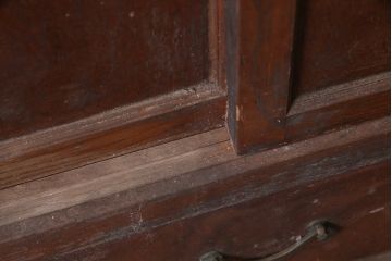 アンティーク家具　昭和初期　前面ケヤキ材　シンプルなつくりが魅力の戸棚(関東水屋箪笥、収納棚、キャビネット、食器棚)(R-046603)