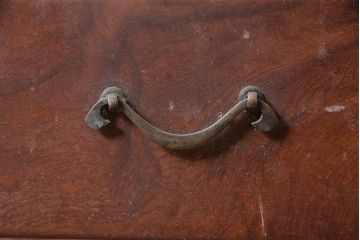 アンティーク家具　昭和初期　前面ケヤキ材　シンプルなつくりが魅力の戸棚(関東水屋箪笥、収納棚、キャビネット、食器棚)(R-046603)