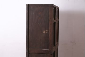 アンティーク家具　昭和初期　前面ケヤキ材　シンプルなつくりが魅力の戸棚(関東水屋箪笥、収納棚、キャビネット、食器棚)(R-046603)