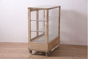 アンティーク家具　昭和中期　ナラ材　ころんとした脚が可愛いレトロなガラスケース(ショーケース、陳列棚)(R-046604)