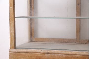 アンティーク家具　昭和中期　ナラ材　ころんとした脚が可愛いレトロなガラスケース(ショーケース、陳列棚)(R-046604)
