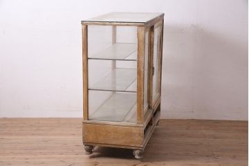 アンティーク家具　昭和中期　ナラ材　ころんとした脚が可愛いレトロなガラスケース(ショーケース、陳列棚)(R-046604)