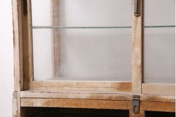 アンティーク家具　昭和中期　ナラ材　ころんとした脚が可愛いレトロなガラスケース(ショーケース、陳列棚)(R-046604)