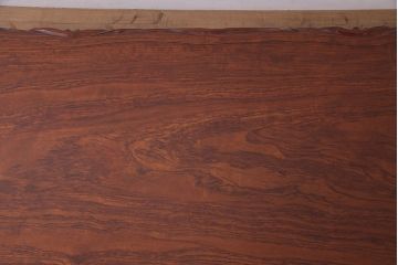 中古　民芸家具　カリン無垢材　花梨　木の味わいを楽しめる贅沢な座卓(ローテーブル)(R-046613)