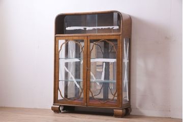 アンティーク家具　イギリスアンティーク　ウォールナット材　ディスプレイにおすすめのキャビネット(ガラスケース、キュリオケース、飾り棚)(R-046614)