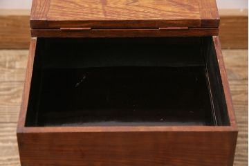アンティーク　骨董　総欅材　漆塗り　銅金具付きの山形産鏡台(小引き出し)(R-046619)