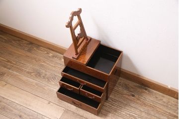 アンティーク　骨董　総欅材・玉杢材　漆塗り　銅金具付きの山形産鏡台(小引き出し)(R-046620)