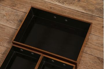 アンティーク　骨董　総欅材・玉杢材　漆塗り　銅金具付きの山形産鏡台(小引き出し)(R-046620)