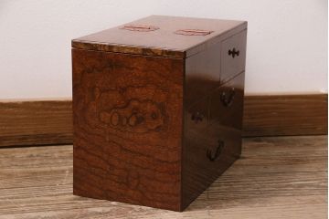 アンティーク　骨董　総欅材・玉杢材　漆塗り　銅金具付きの針箱(裁縫箱、小引き出し)(R-046621)