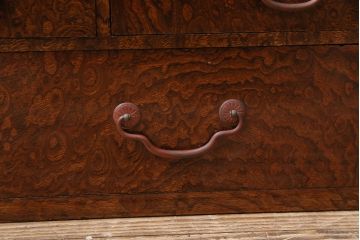 アンティーク　骨董　総欅材・玉杢材　漆塗り　銅金具付きの針箱(裁縫箱、小引き出し)(R-046621)