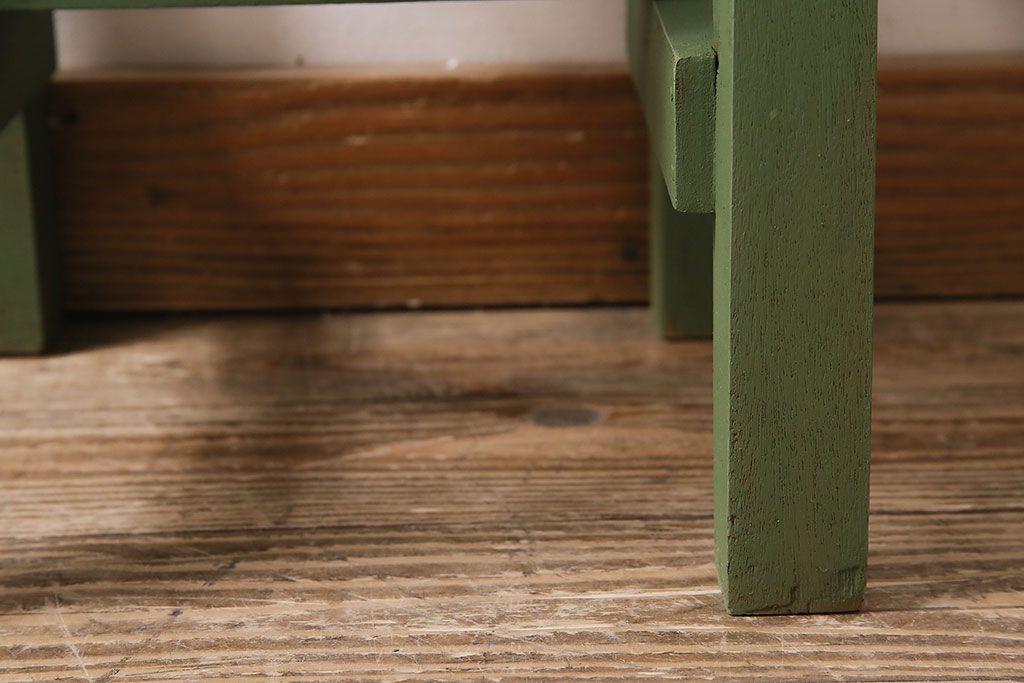 レトロ家具　ペイント　柔らかなグリーンの角スツール(椅子、チェア)(R-046623)