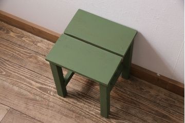 レトロ家具　ペイント　柔らかなグリーンの角スツール(椅子、チェア)(R-046623)