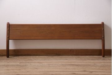 ヴィンテージ家具　北欧　デンマーク　Torring　チーク材　ぬくもり溢れる雰囲気が魅力のビンテージベッドフレーム(R-046626)
