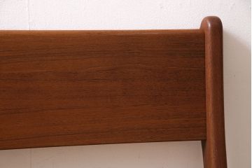 ヴィンテージ家具　北欧　デンマーク　Torring　チーク材　ぬくもり溢れる雰囲気が魅力のビンテージベッドフレーム(R-046626)