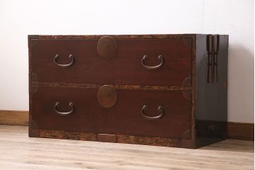 アンティーク家具　大正昭和初期　工芸家具　特注品　前面玉杢・中桐材　銅金具　激レア!凝った造りが魅力的な漆塗りの衣装箪笥(引き出し、ローボード、チェスト)(R-046628)