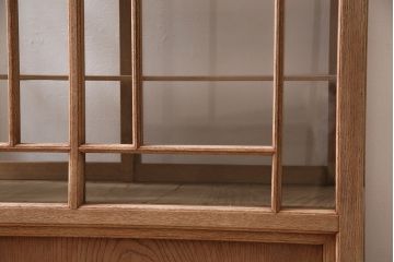 アンティーク家具　大正昭和初期　ストリップド(剥離)　ニレ材　幾何学模様がおしゃれなガラスケース(飾り棚、ショーケース、陳列棚)(R-046630)