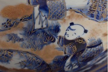 明治期　伊万里焼　上手物　花蝶唐子図染付深鉢(赤絵金彩)(R-046636)