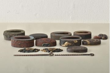 古い縁頭など14点(目貫、刀装具、彫金武具)(R-046641)