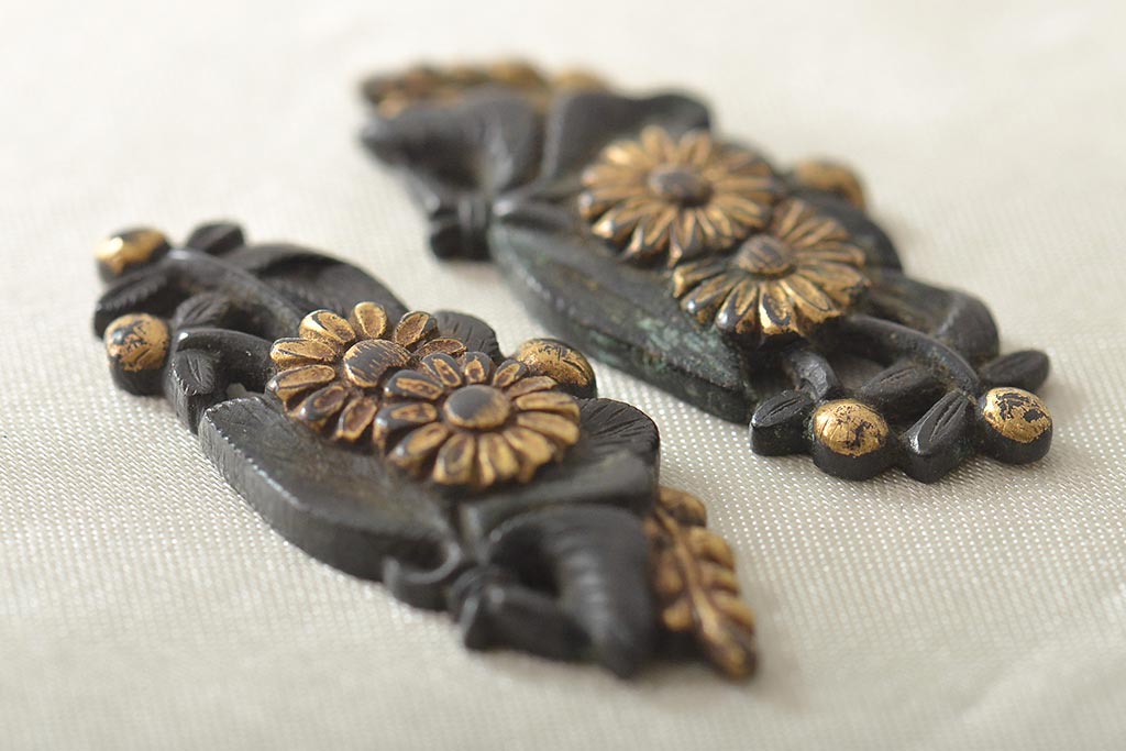 古い縁頭など14点(目貫、刀装具、彫金武具)(R-046641)