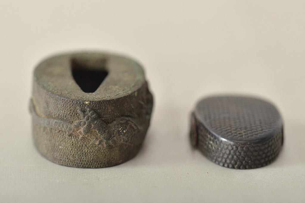 古い縁頭など14点(目貫、刀装具、彫金武具)(R-046641)