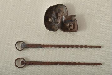 古い縁頭など14点(目貫、刀装具、彫金武具)(R-046641)