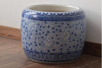 アンティーク雑貨　大正昭和初期　花唐草　染付　瀬戸火鉢(鉢カバー、傘立て)(R-046650)