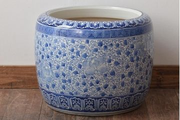 アンティーク雑貨　大正昭和初期　花唐草　染付　瀬戸火鉢(鉢カバー、傘立て)(R-046650)