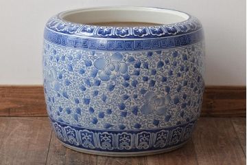 アンティーク雑貨　大正昭和初期　花唐草　染付　瀬戸火鉢(鉢カバー、傘立て)(R-046650)