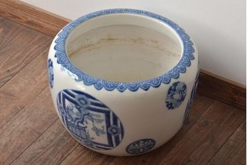 アンティーク雑貨　昭和初期　窓絵　梅　鳳凰　染付　瀬戸火鉢(鉢カバー、傘立て)(R-046651)