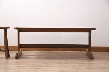 ヴィンテージ家具　北欧ビンテージ　G-PLAN(ジープラン)　チーク材　タイルトップの大振りなセンターテーブル(R-046658)