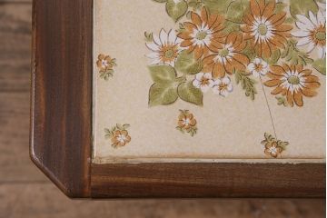 ヴィンテージ家具　北欧ビンテージ　G-PLAN(ジープラン)　チーク材　タイルトップの大振りなセンターテーブル(R-046658)