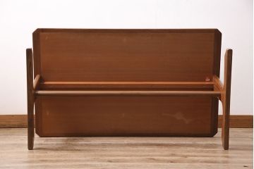 ヴィンテージ家具　北欧ビンテージ　G-PLAN(ジープラン)　チーク材　タイルトップの大振りなセンターテーブル(R-046658)