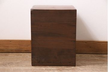 アンティーク家具　昭和初期　ヒノキ材　シンプルな金具の小引き出し(小物収納)(R-046667)