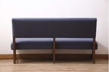 ヴィンテージ家具　昭和中期　ブナ材　落ち着いたブルーのファブリックが素敵な二人掛けソファ(2人掛け、ベンチソファ、ビンテージ)(R-046668)