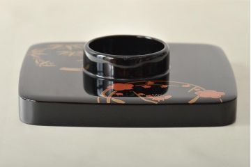 輪島塗　五島屋　木製蒔絵　屠蘇器　共箱(杯台、銚子、金彩)(R-046670)
