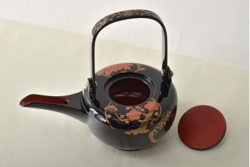 輪島塗　五島屋　木製蒔絵　屠蘇器　共箱(杯台、銚子、金彩)(R-046670)