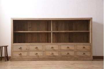アンティーク家具　昭和初期　ストリップド(剥離)　特大サイズ!素朴な木味が魅力の引き出し付きサイドボード(本棚、収納棚)(R-046683)