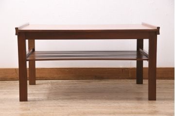 ヴィンテージ家具　北欧ビンテージ　レトロスタイルにも合うチーク材製のセンターテーブル(リビングテーブル、サイドテーブル)(R-046685)