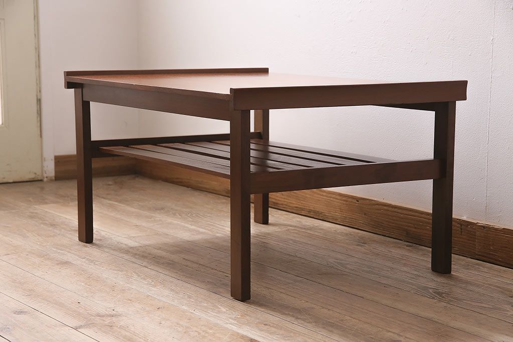 ヴィンテージ家具　北欧ビンテージ　レトロスタイルにも合うチーク材製のセンターテーブル(リビングテーブル、サイドテーブル)(R-046685)