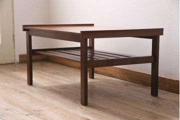 ヴィンテージ家具　北欧ビンテージ　レトロスタイルにも合うチーク材製のセンターテーブル(リビングテーブル、サイドテーブル)(R-046685)