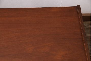 ヴィンテージ家具　北欧ビンテージ　レトロスタイルにも合うチーク材製のセンターテーブル(リビングテーブル、サイドテーブル)(R-046685)