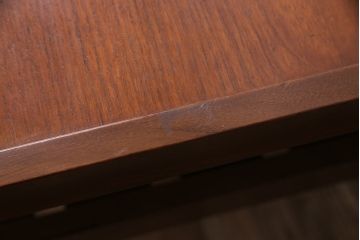 ヴィンテージ家具　北欧ビンテージ　レトロスタイルにも合うチーク材製のセンターテーブル(リビングテーブル、サイドテーブル)(R-046685)