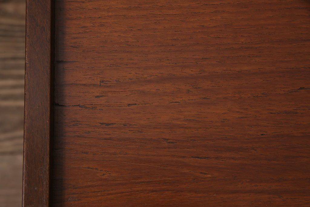 ヴィンテージ家具　北欧ビンテージ　レトロスタイルにも合うチーク材製のセンターテーブル(リビングテーブル、サイドテーブル)(R-046685)