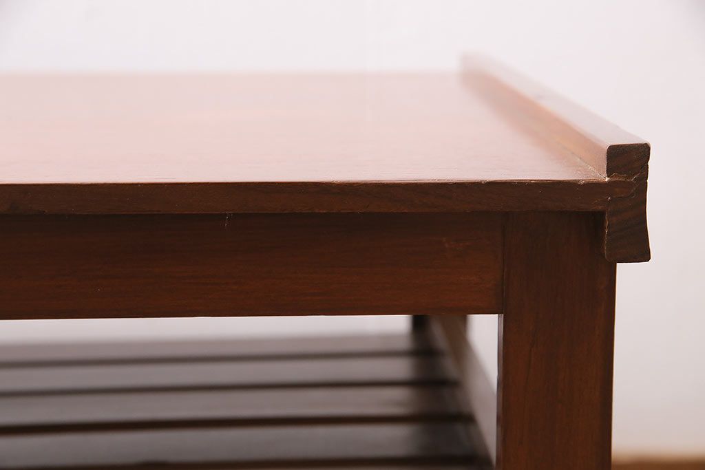 ヴィンテージ家具　北欧ビンテージ　レトロスタイルにも合うチーク材製のセンターテーブル(リビングテーブル、サイドテーブル)(R-046685)