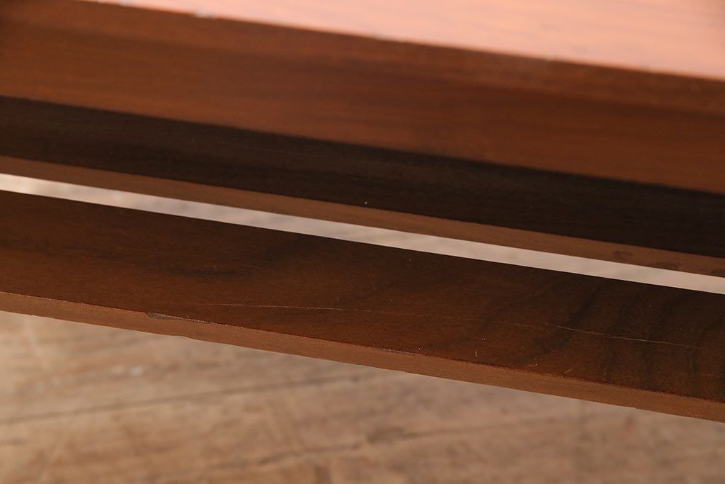 ヴィンテージ家具　北欧ビンテージ　レトロスタイルにも合うチーク材製のセンターテーブル(リビングテーブル、サイドテーブル)(R-046685)