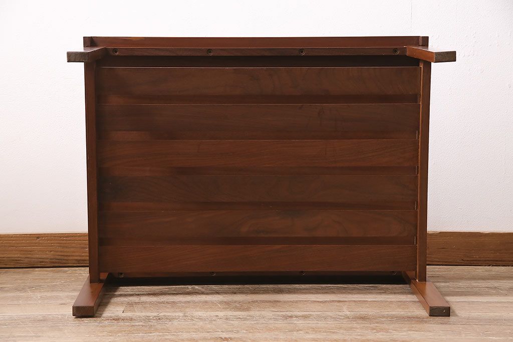 ヴィンテージ家具　北欧ビンテージ　レトロスタイルにも合うチーク材製のセンターテーブル(リビングテーブル、サイドテーブル)(R-046685)