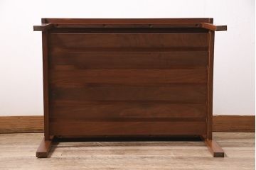 ヴィンテージ家具　北欧ビンテージ　レトロスタイルにも合うチーク材製のセンターテーブル(リビングテーブル、サイドテーブル)(R-046685)