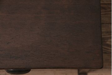 アンティーク家具　昭和中期　ラワン材　小振りなサイズが可愛いレトロな文机(花台、飾り台)(R-046686)