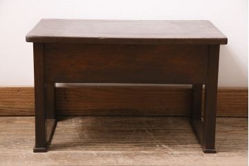 アンティーク家具　昭和中期　ラワン材　小振りなサイズが可愛いレトロな文机(花台、飾り台)(R-046686)