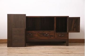 ビンテージ家具　前面黒柿材　引き出し付き　和風リビングにおすすめな脚付きローボード(戸棚、リビングボード)(R-046691)
